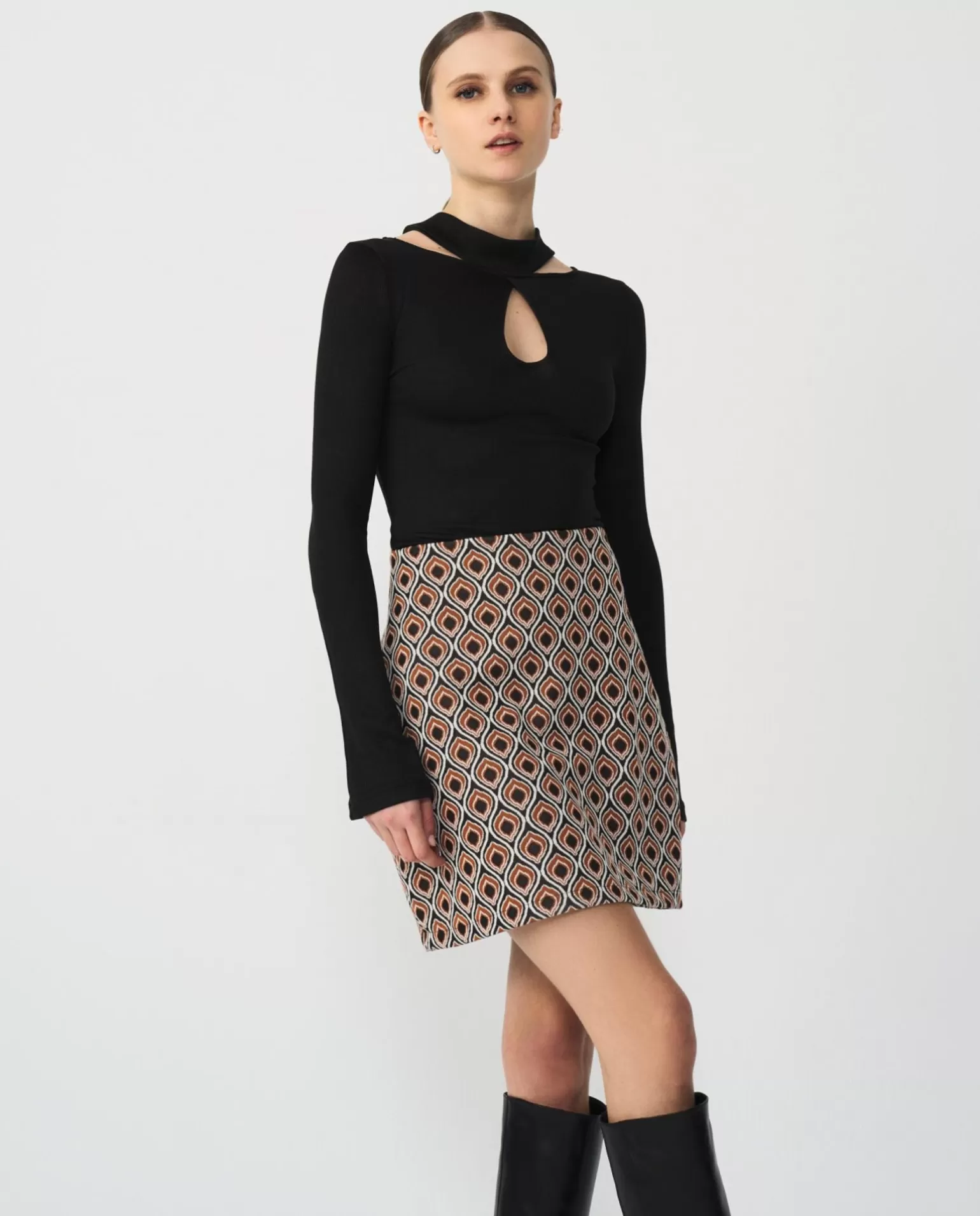 Mujer Cuplé Top Escote Lagrima Punto Negro