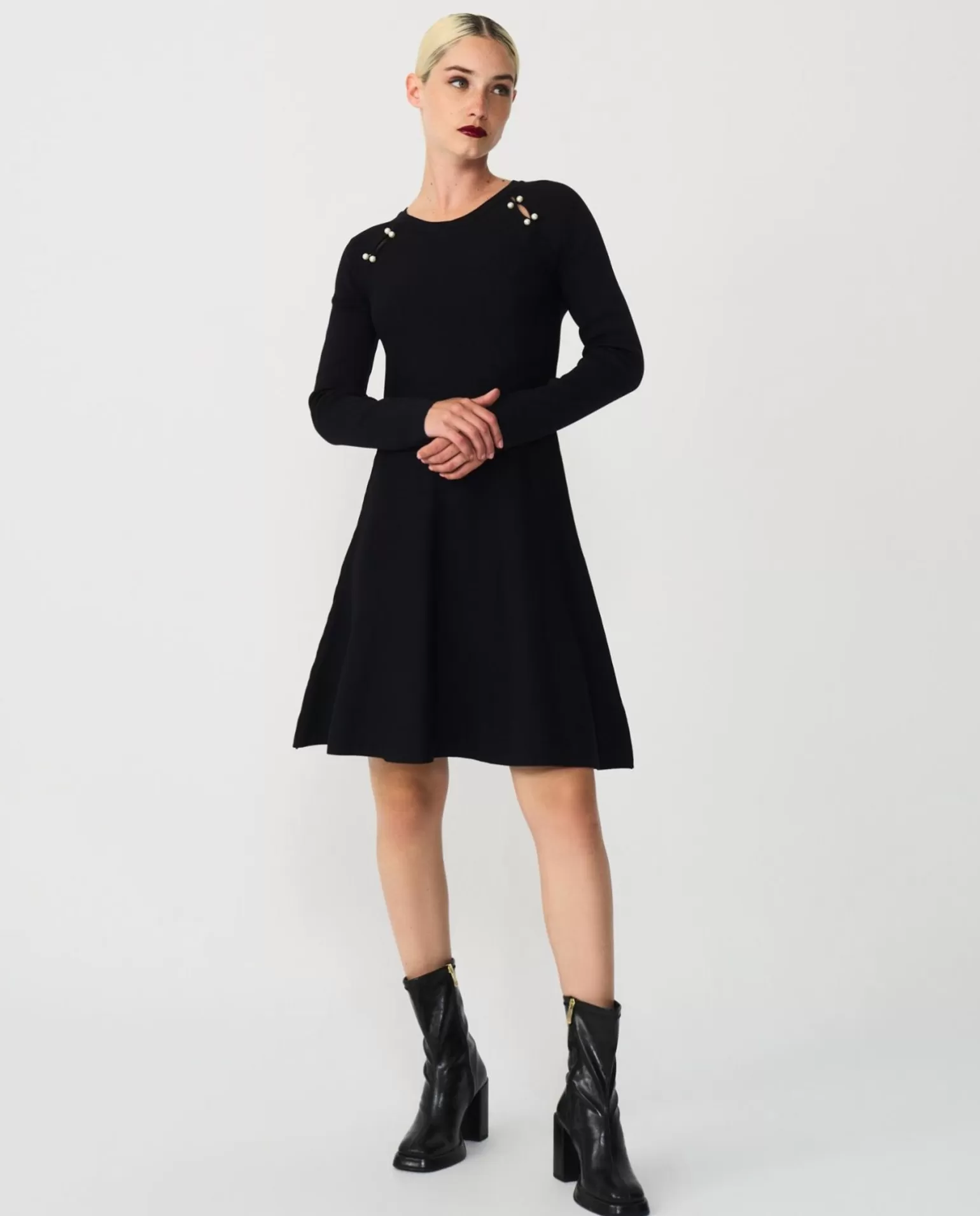 Mujer Cuplé Vestido Corto Perlas Punto Negro